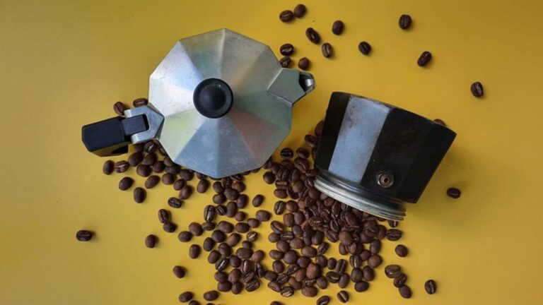 How to Make Coffee Without a Coffee Maker: The Art of Simplicity and Flavor